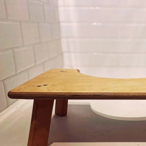 TABURETE DE MADERA · HEMORRODIES + ESTREÑIMIENTO - WEAREMAMMAS